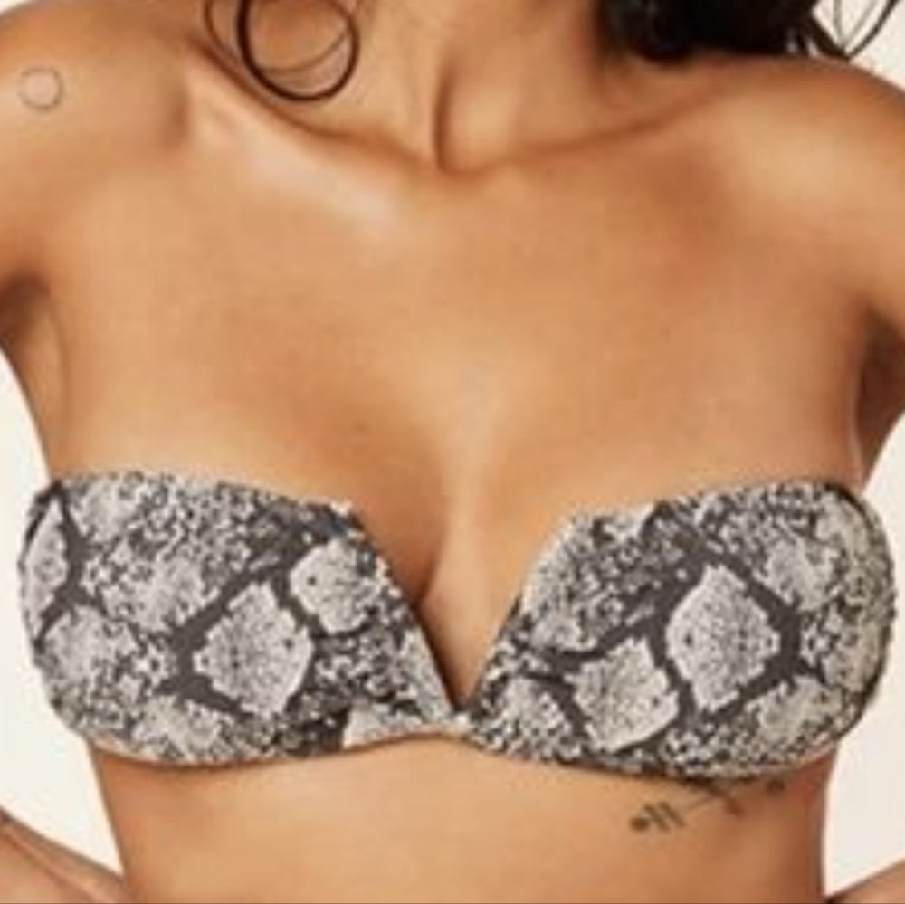 NWT Andie swimwear the scala top